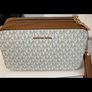 Michael Kors Bags - $135 MK Ginny crossbody in vanilla/ acorn Michael Kors Bags - $135 MK Ginny crossbody in vanilla/ acorn